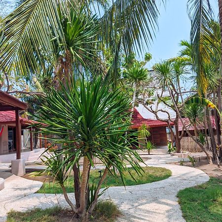 Jati Village, Party Hostel And Bungalows Gili Trawangan Zewnętrze zdjęcie