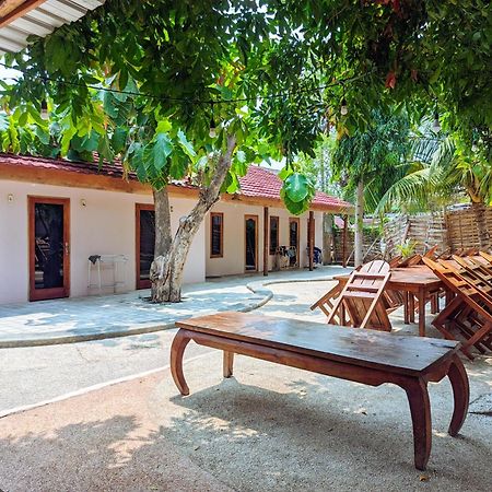 Jati Village, Party Hostel And Bungalows Gili Trawangan Zewnętrze zdjęcie