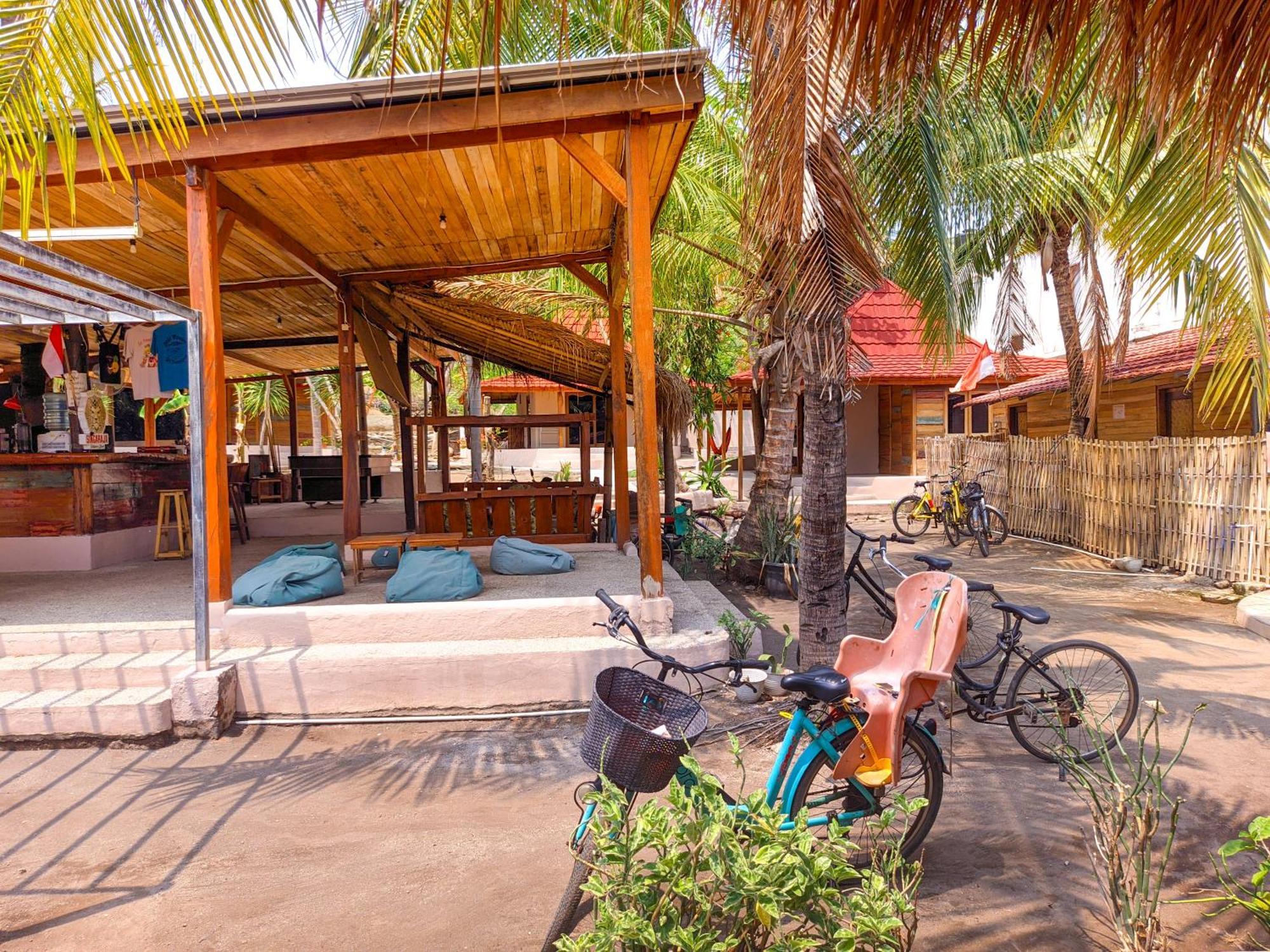 Jati Village, Party Hostel And Bungalows Gili Trawangan Zewnętrze zdjęcie