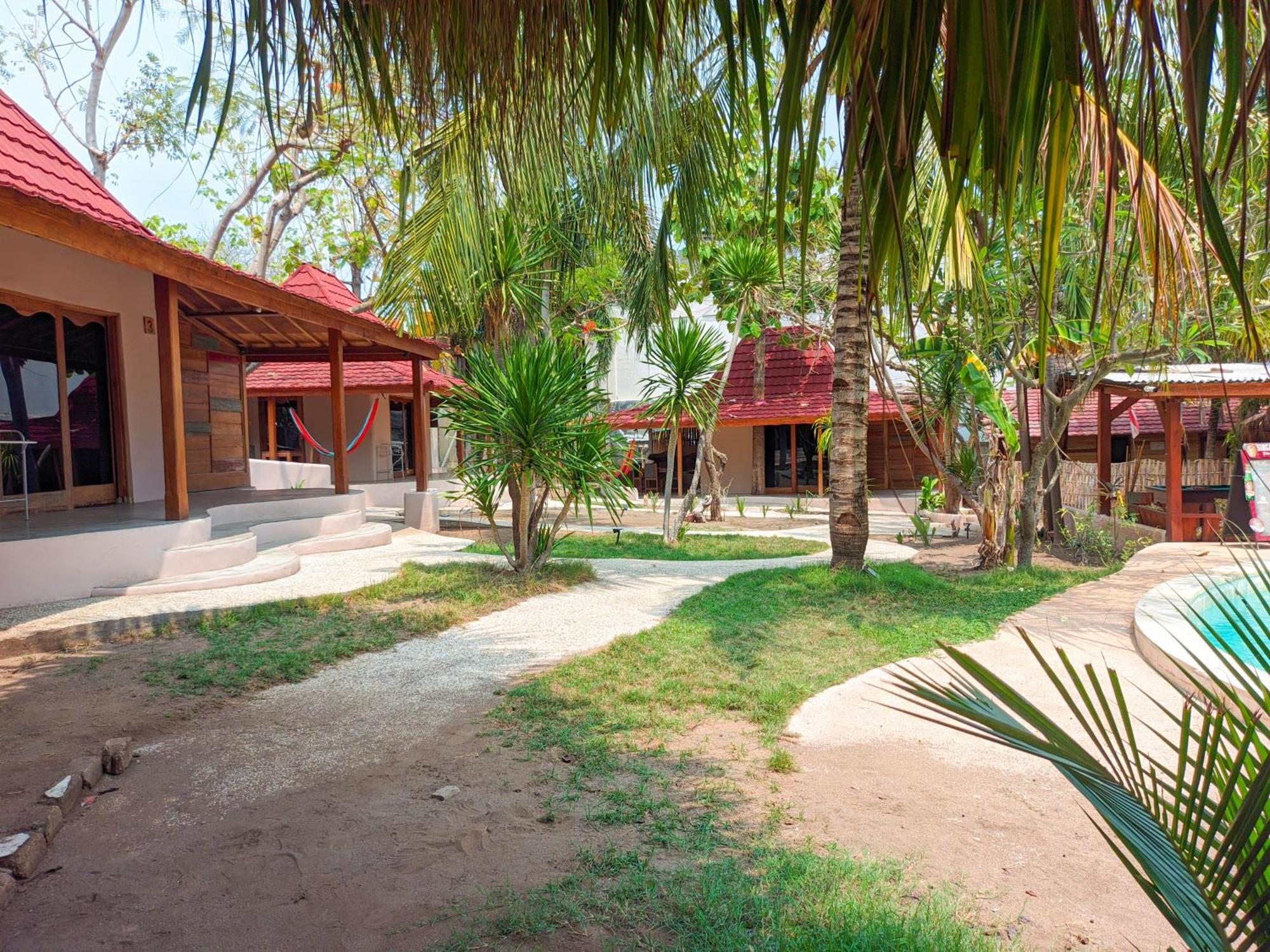 Jati Village, Party Hostel And Bungalows Gili Trawangan Zewnętrze zdjęcie