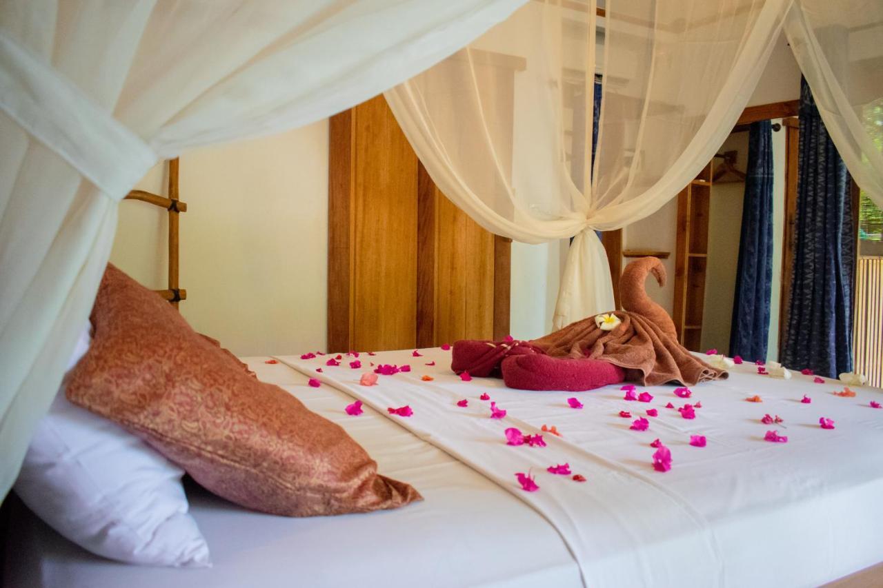 Jati Village, Party Hostel And Bungalows Gili Trawangan Zewnętrze zdjęcie