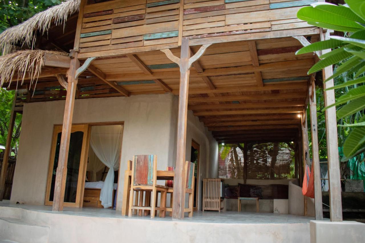 Jati Village, Party Hostel And Bungalows Gili Trawangan Zewnętrze zdjęcie